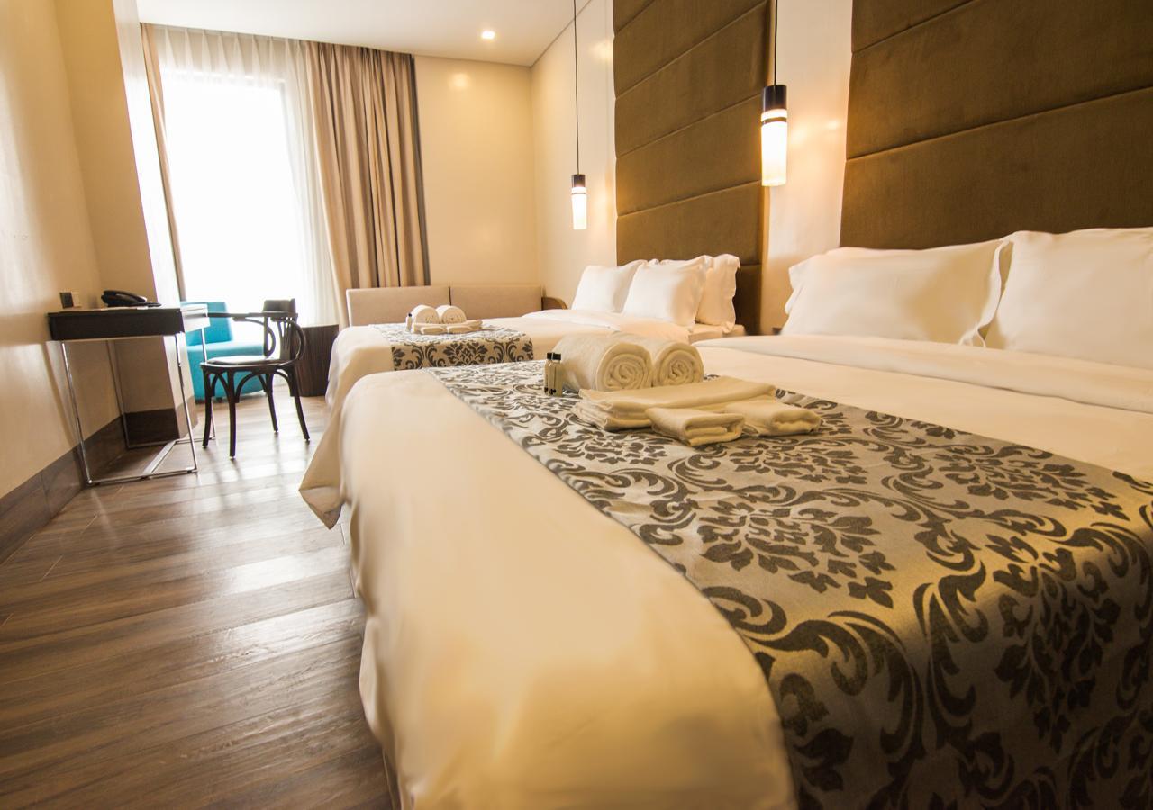 אילוילו Goldberry Lite Hotel מראה חיצוני תמונה