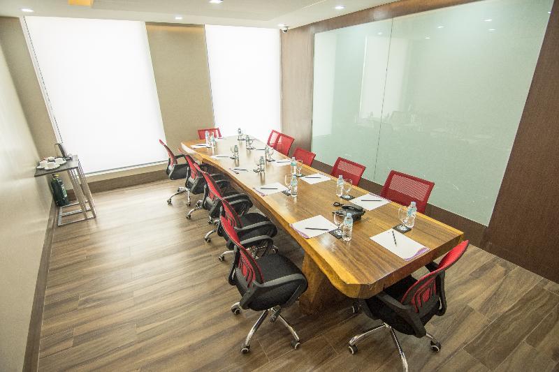 אילוילו Goldberry Lite Hotel מראה חיצוני תמונה