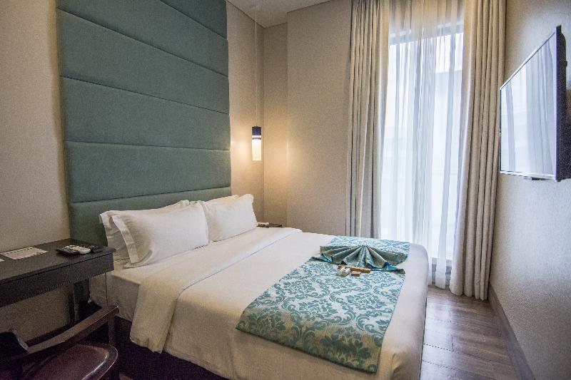 אילוילו Goldberry Lite Hotel מראה חיצוני תמונה