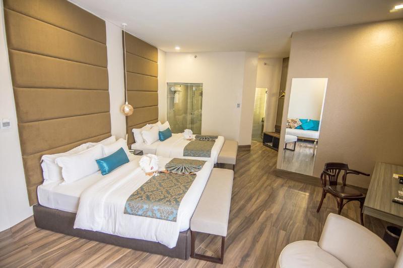 אילוילו Goldberry Lite Hotel מראה חיצוני תמונה